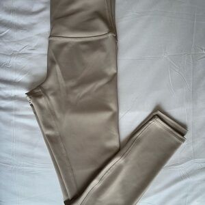 ALO Yoga Cream Leggings